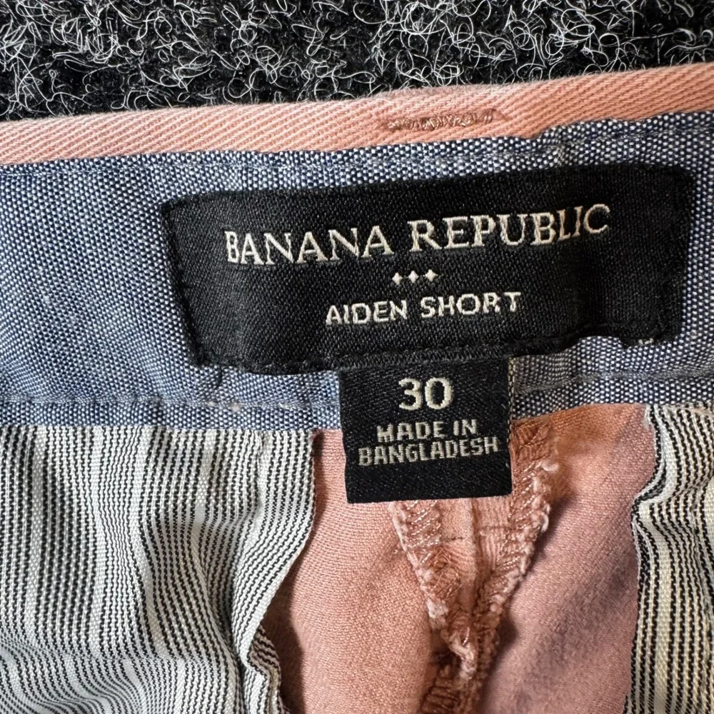 Banana Republic Aiden Shorts Mens 30 Salmon Pink Slim Fit Stretch Chino Cotton